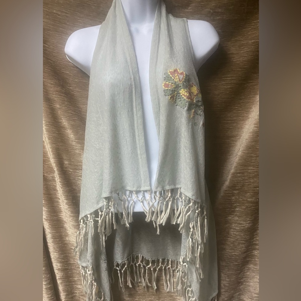 Lulumari Fringe Floral Embroidery Vest